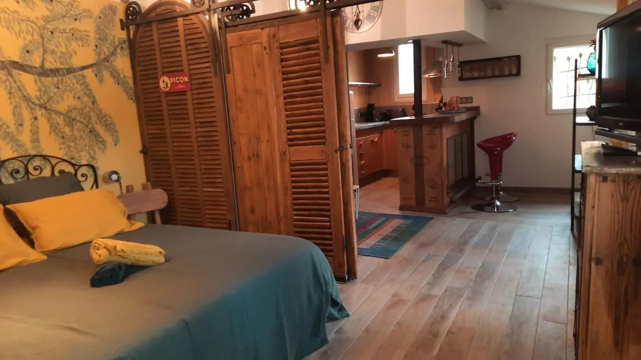Appartement La tonnelle d'Olivier à La Cadiere-d'Azur Séjour chez l'habitant